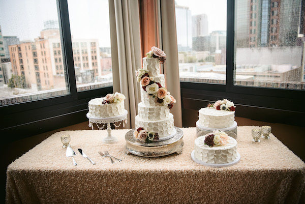 Citizen hotel wedding cake display